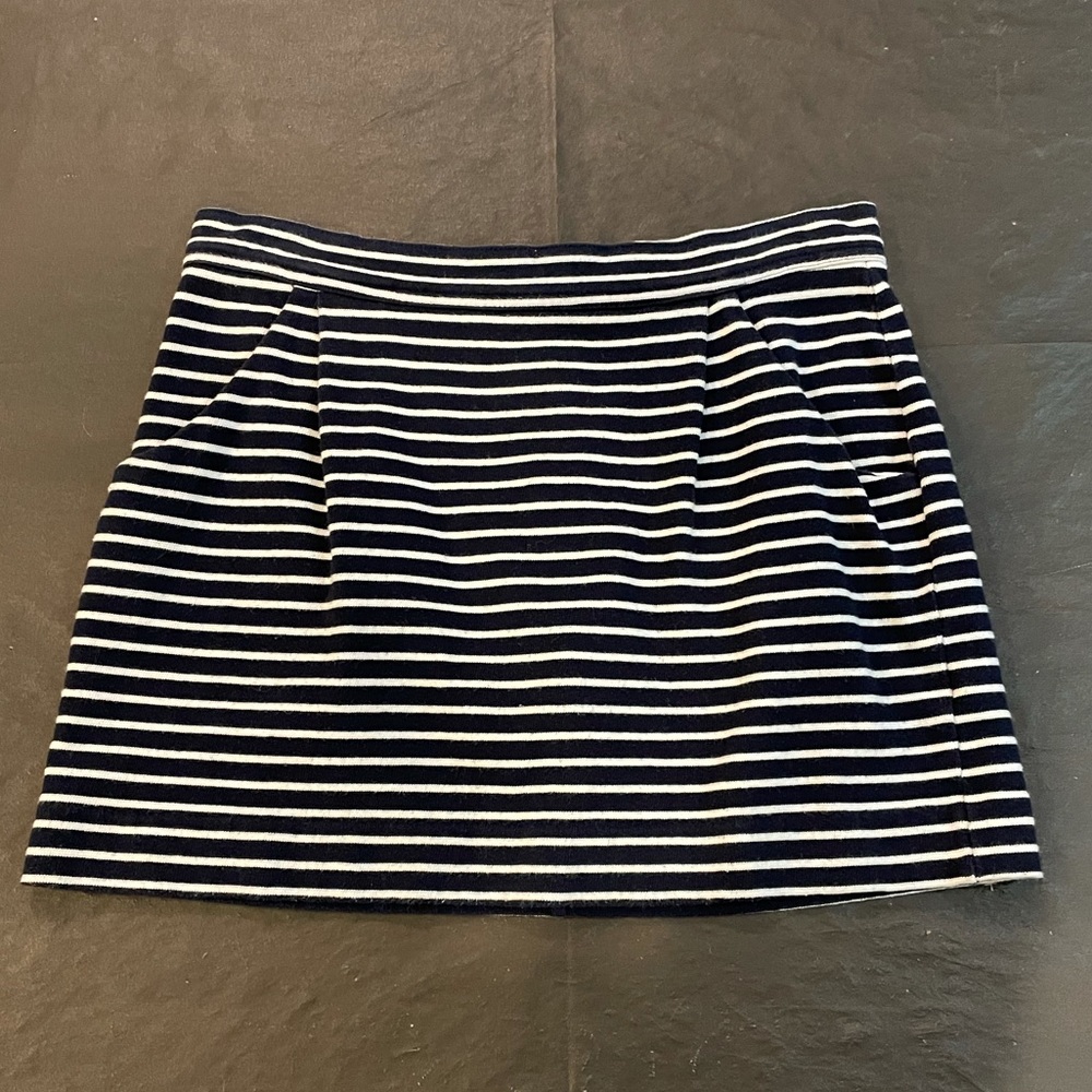 Gap skirt